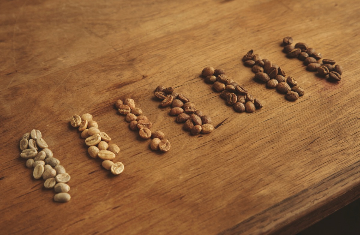 Light and dark roast Arabica coffee beans comparison